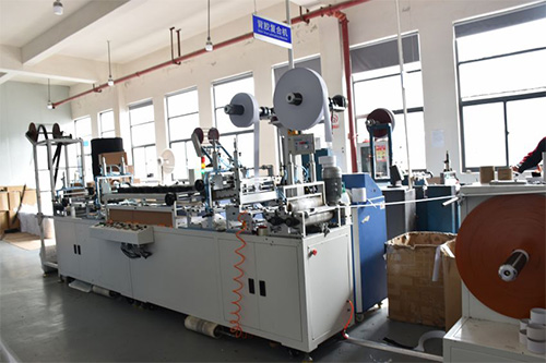 背膠復(fù)合機